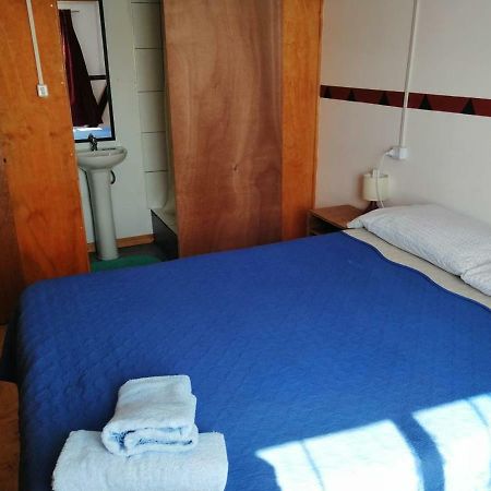 קסטרו Hostal Nomades Chiloe מראה חיצוני תמונה